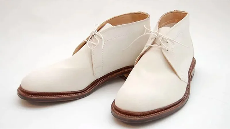 Những cách vệ sinh giày da lộn mà nam giới nên biết
