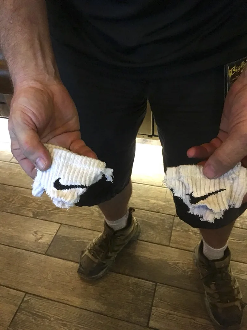 Người Mỹ phẫn nộ Colin Kaepernick, thương hiệu Nike bội thu