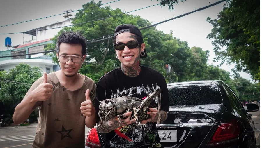 Anh Nguyễn Tuấn Anh cùng quán quân Rap Việt mùa 1 - Dế Choắt