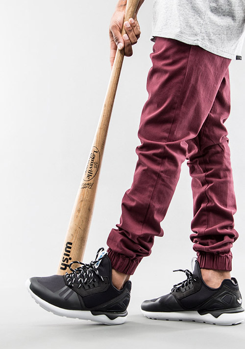 kien-thuc-thoi-trang-nam-phoi-quan-va-giay-jogger-va-sneakers-3-elle-man