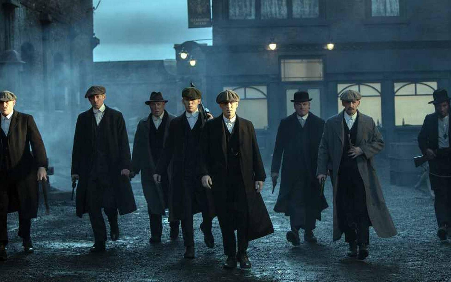 thời trang phim Peaky Blinder - bốt da