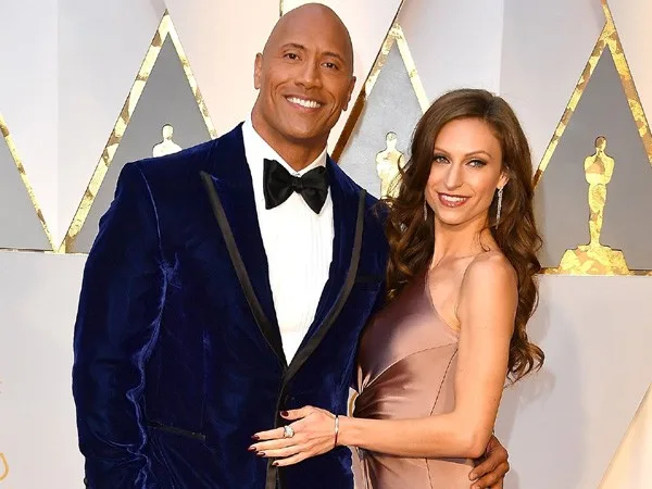 The Rock và bạn gái Lauren Hashian