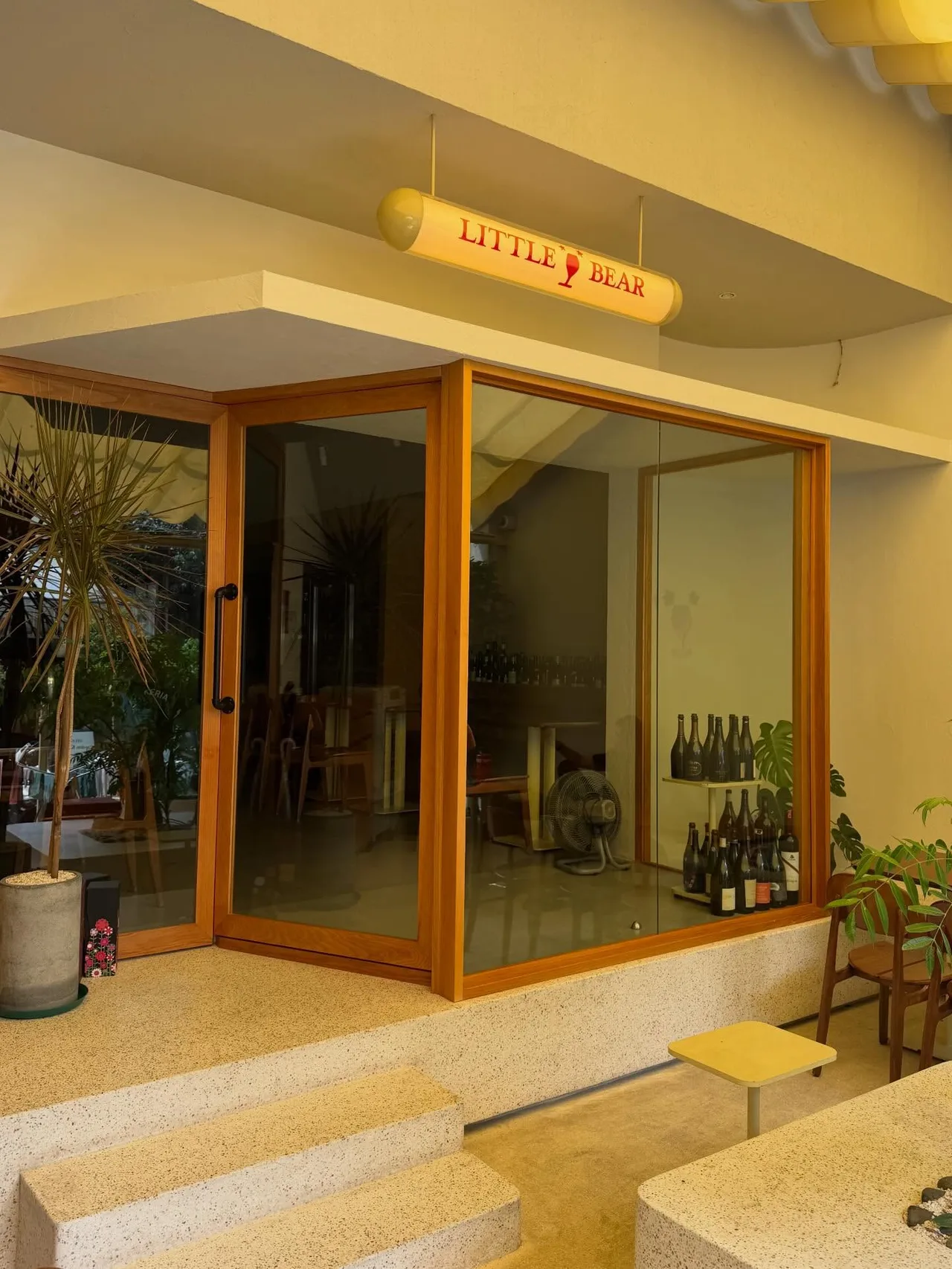 bar
