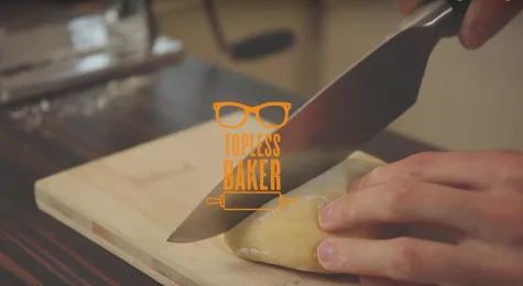 Matthew Adler, 24 tuổi, được biết tới với cái tên Topless Baker