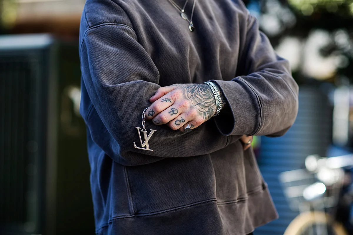 louis vuitton x supreme - sydney - elle man 3