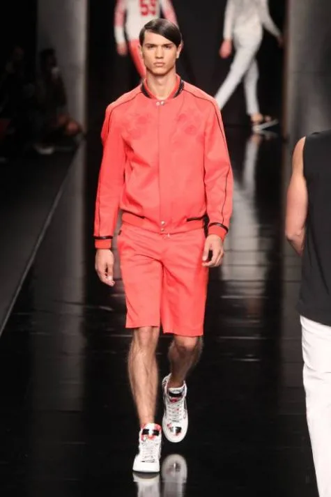 mau living coral elle men 9