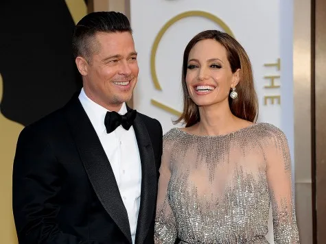 Brad Pitt luôn sánh bước bên Angelina Jolie trên thảm đỏ
