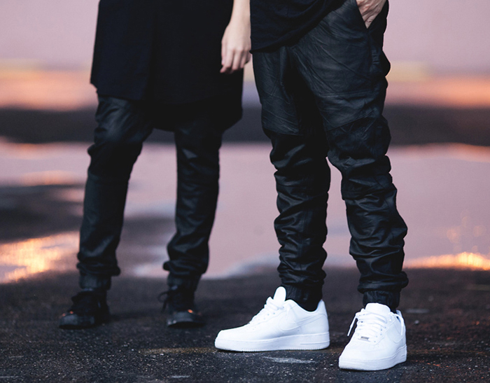 kien-thuc-thoi-trang-nam-phoi-quan-va-giay-jogger-va-sneakers-2-elle-man