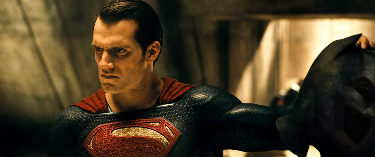 henry cavill - elle man 2
