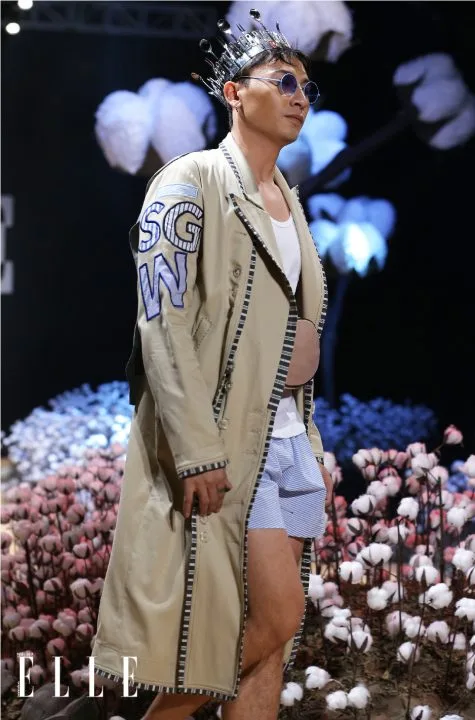Anh chàng tại ELLE Fashion Show 2017. Ảnh: ELLE Việt Nam