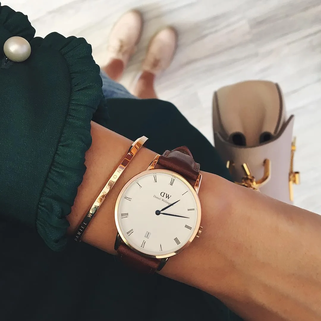 Đồng hồ nói lên tình cảm dành cho bạn gái bền vững theo thời gian.