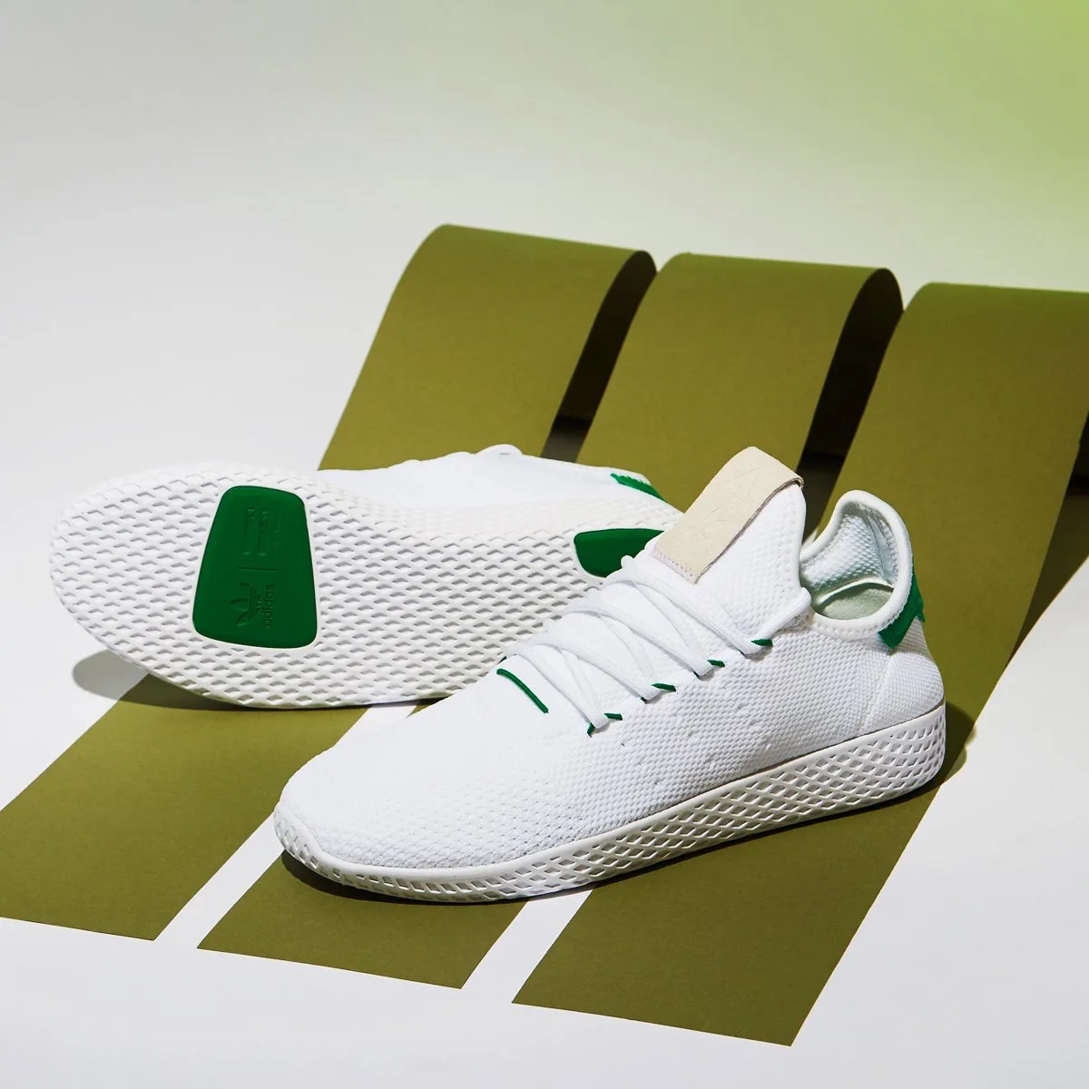 giay the thao Pharrell x adidas Originals Tennis Hu - elle man