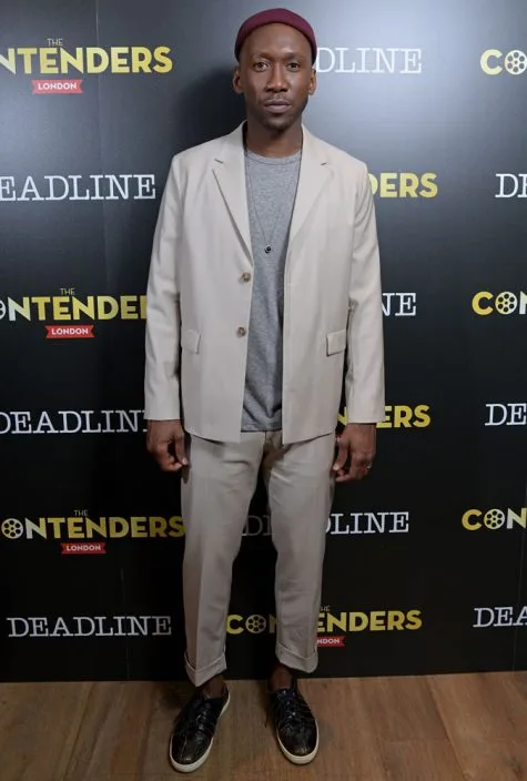 phong cach thoi trang mahershala ali elle man 2