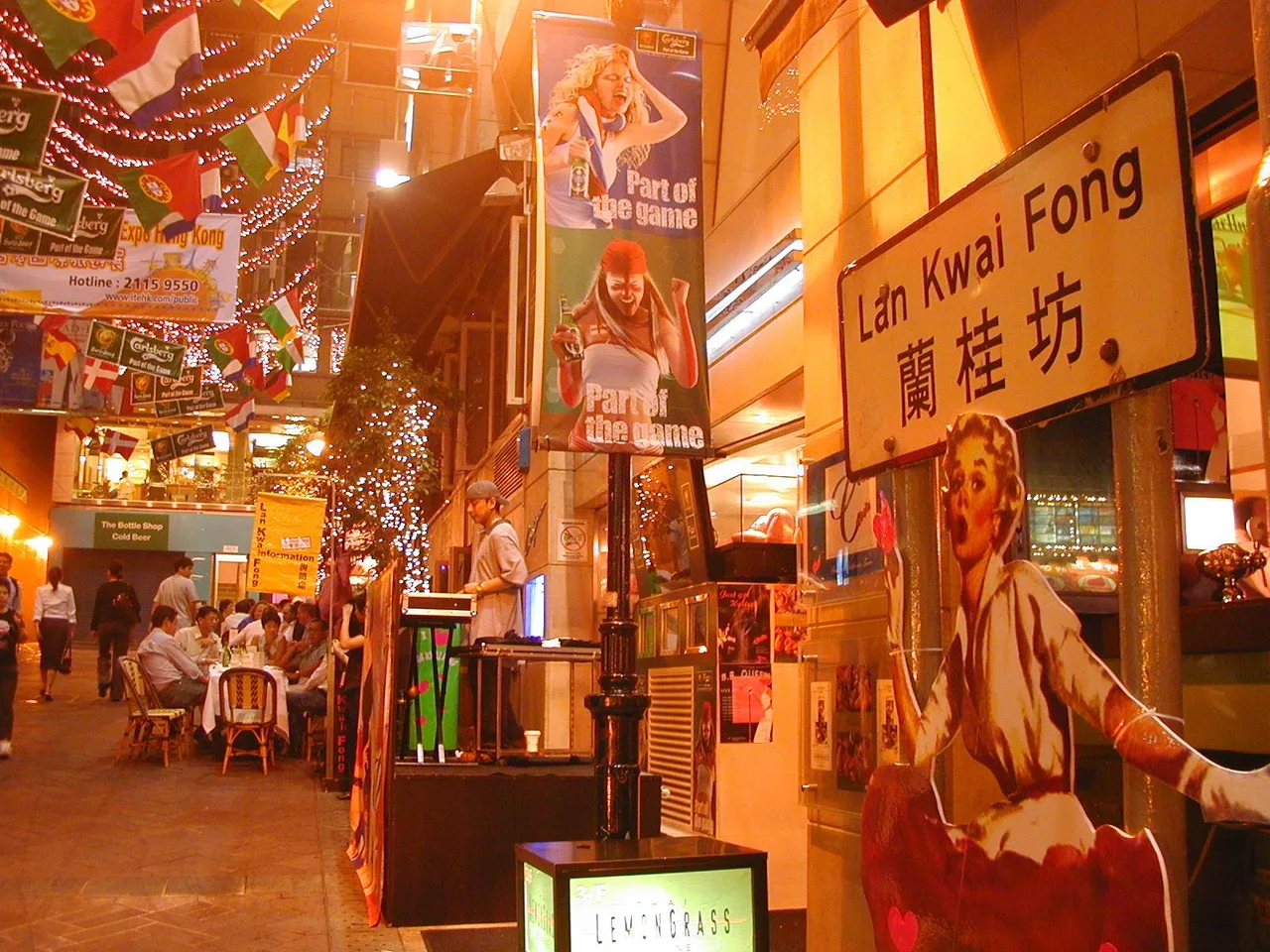 địa điểm du lịch cuối năm: Lan Kwai Fong.
