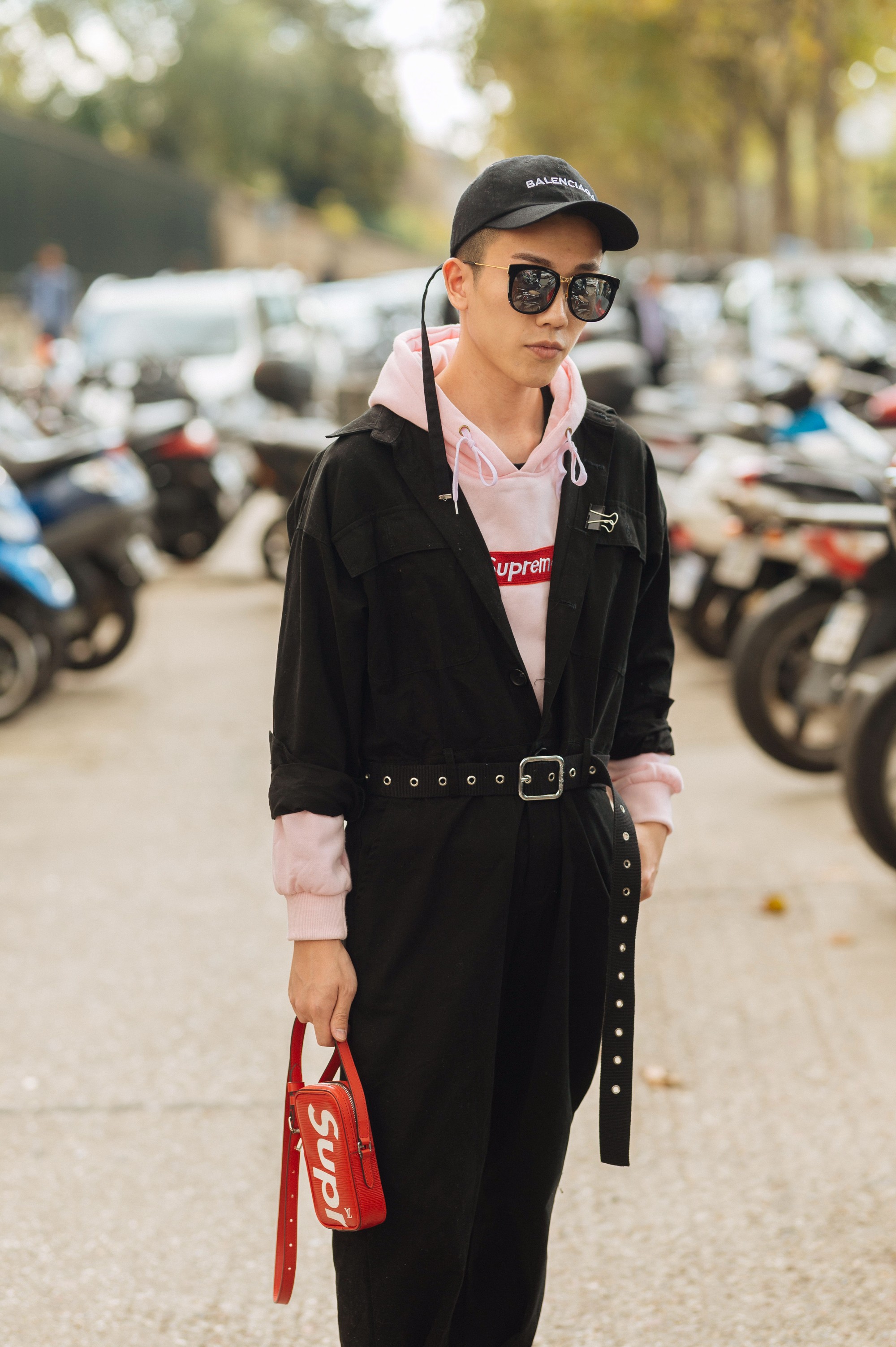 Street style Paris tại tuần lễ thời trang Xuân-Hè 201718 elleman11