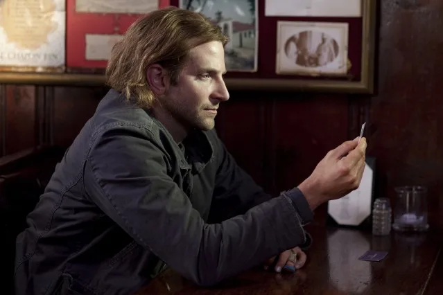 Bradley Cooper trong phim Limitless Bradley Cooper trong phim Limitless