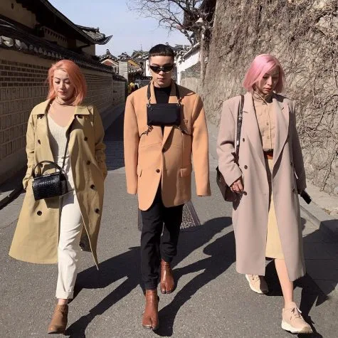 Kelbin Lei vẫn trung thành với phong cách lịch lãm pha lẫn màu sắc street style. Ảnh: Instagram @kelbinlei