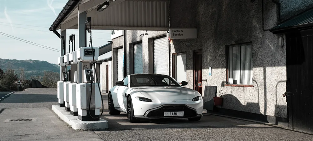 Chiếc xe Aston Martin Vantage