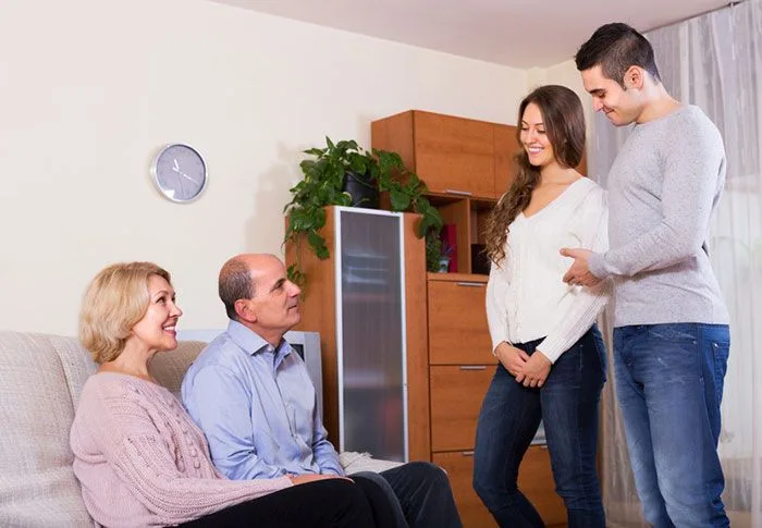 Một bí quyết hẹn hò khác là hãy bỏ qua những tiểu tiết để tận hưởng cảm giác gia đình. Ảnh: Pinterest