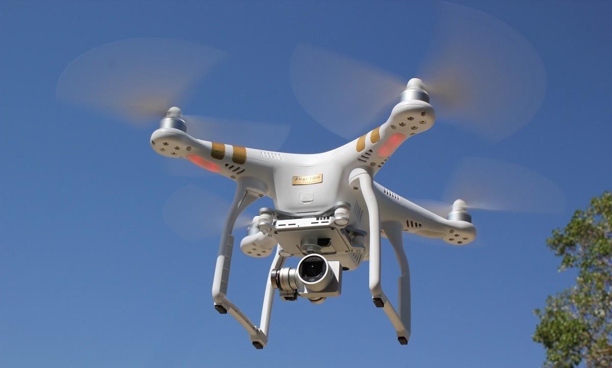 máy quay drone 21 elle man