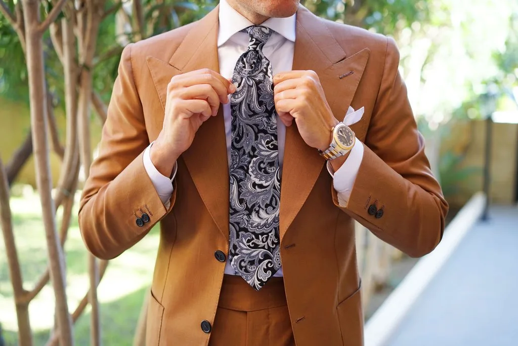 Phối đồ cà vạt Paisley - OTAA