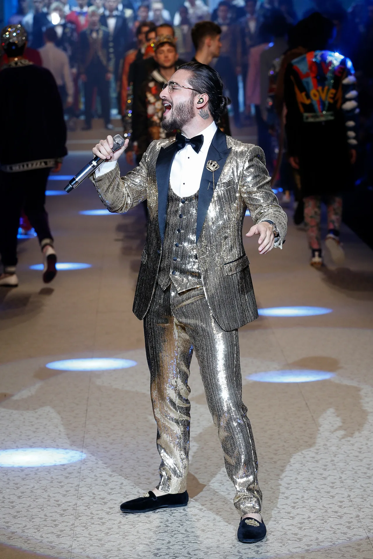 Maluma ca sĩ Colombiatrình diễn tại show Dolce&Gabbana. Ảnh: dolcegabbana