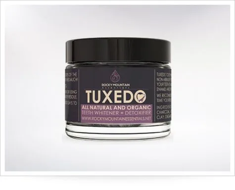 Sản phẩm làm trắng răng hiệu quả nhất: Bột tẩy trắng răng Tuxedo
