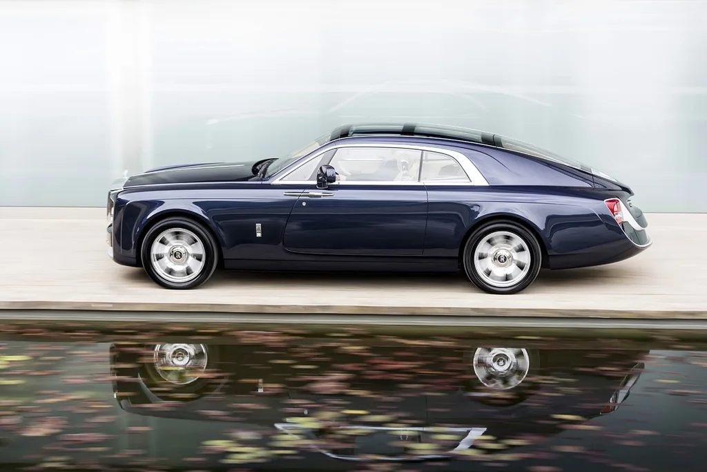 xe hoi rolls-royce sweptail - elle man 2