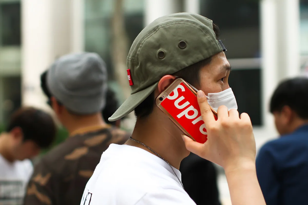 louis vuitton x supreme - seoul - elle man 3