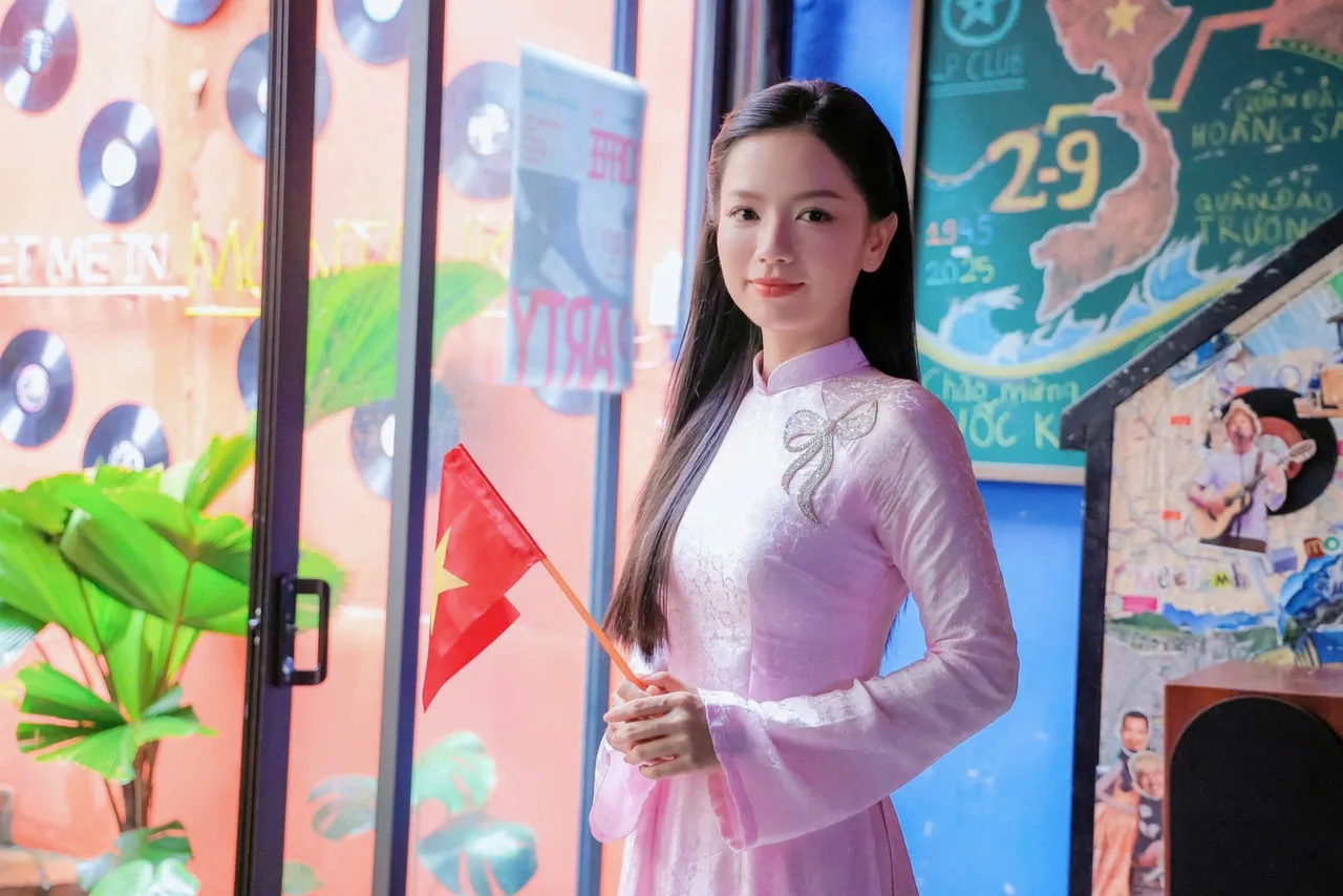 mưa đỏ