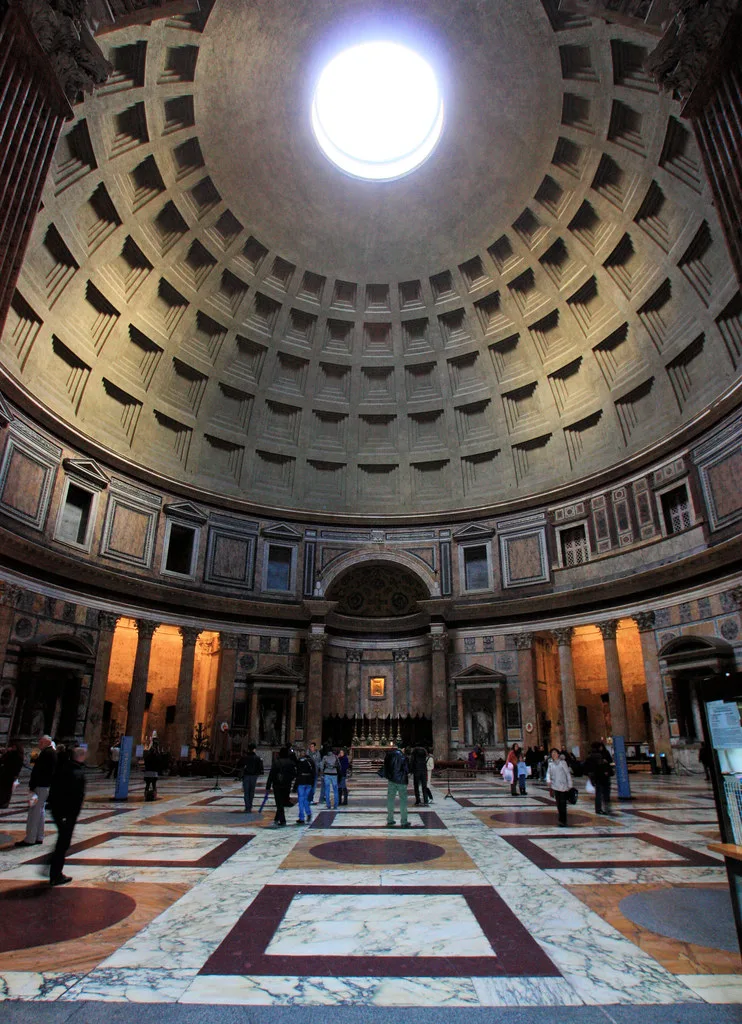phía bên trong của điện thờ Pantheon
