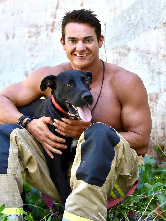 linh cuu hoa - australian firefighter calender 2019 - elle man 47