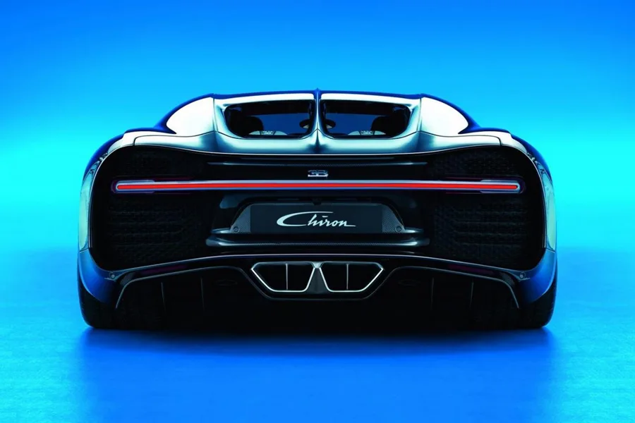 bugatti chiron - elle man 2