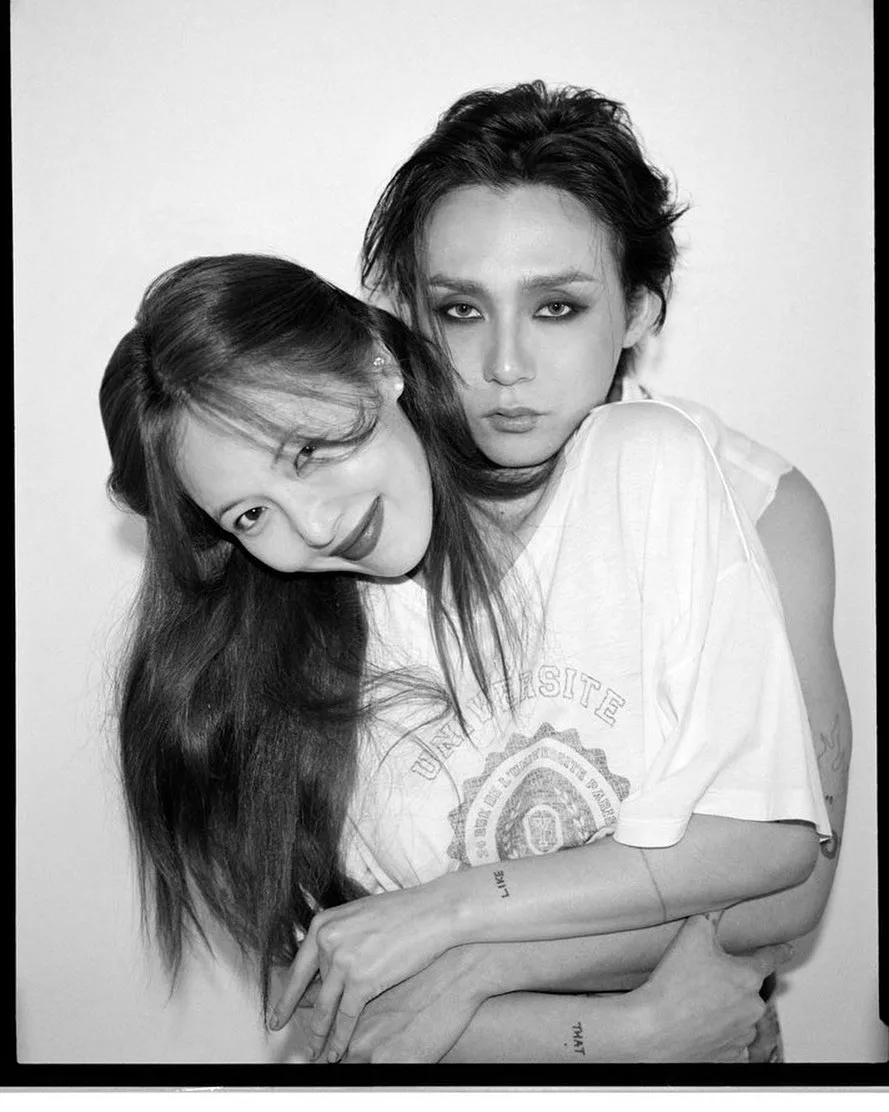 hyuna và edawn ôm nhau