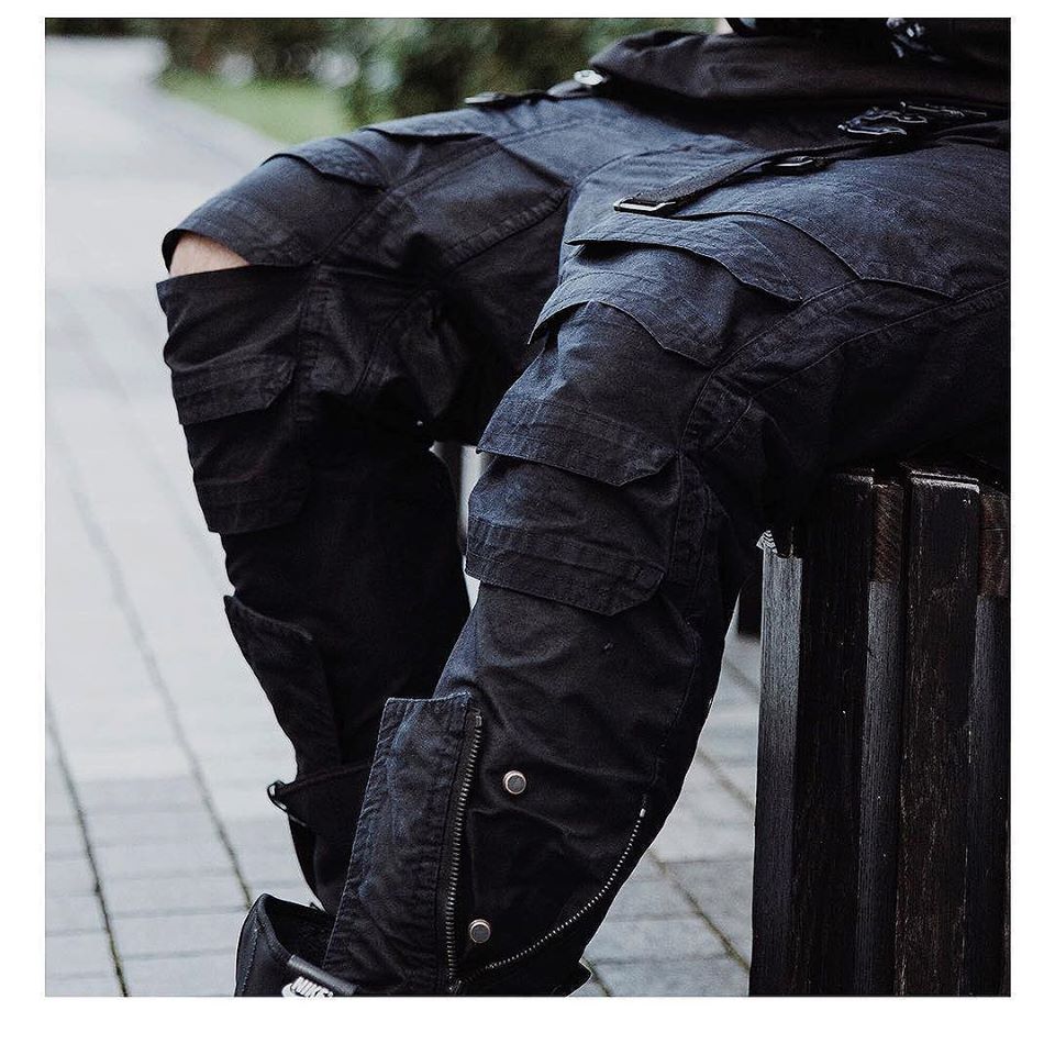 Tạo phong cách thời trang urban techwear với 5 thương hiệu bình dân- elle man5