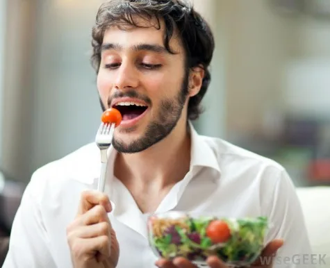 Và liệu bạn cùng bàn có dám gọi một đĩa ăn thịnh soạn trong khi bạn chỉ ăn một đĩa salad? Và liệu bạn cùng bàn có dám gọi một đĩa ăn thịnh soạn trong khi bạn chỉ ăn một đĩa salad?
