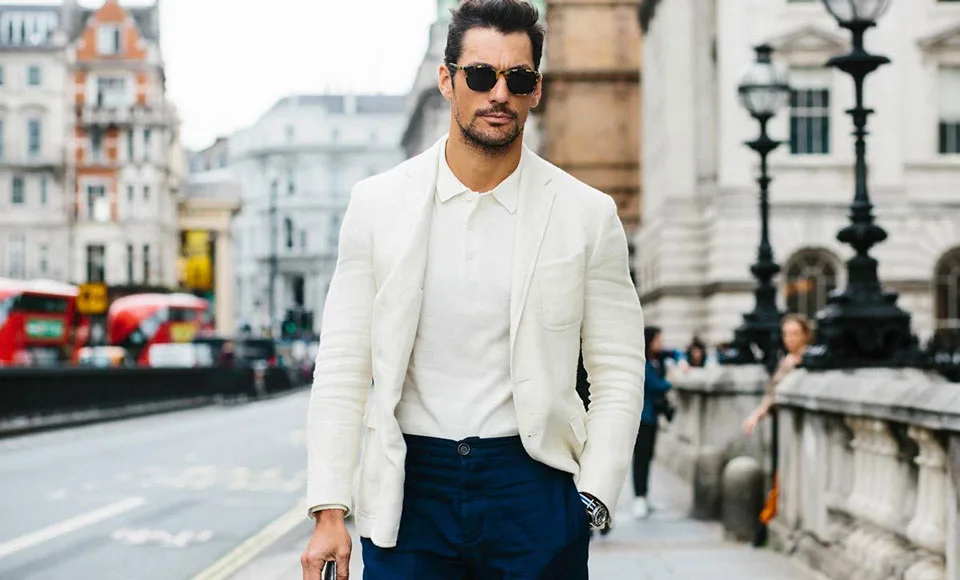 chàng trai mặc áo suit jacket