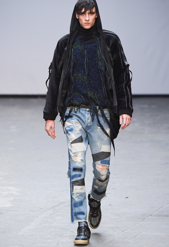 Các xu hướng áo & quần jeans nam hot 2016 - embellished James Long disstressed patchwork - elleman