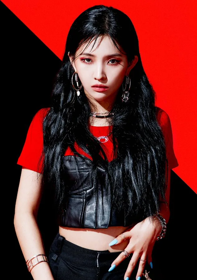 chân dung nữ idol soyeon