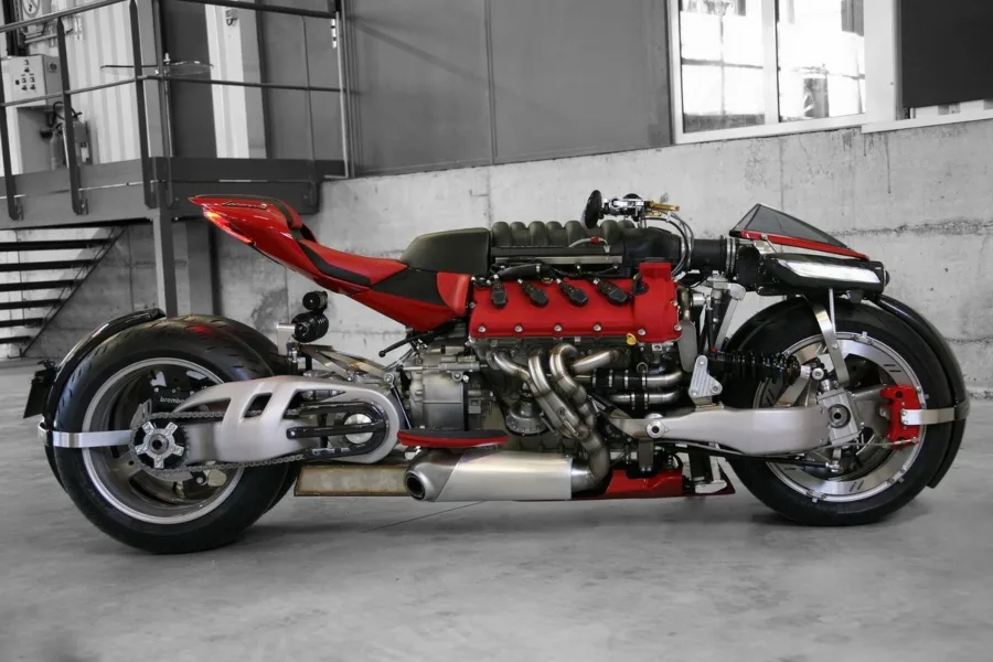 Ludovic Lazareth LM847 xe ô tô