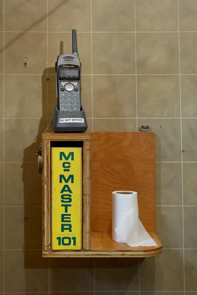 trien lam nghe thuat tom sachs