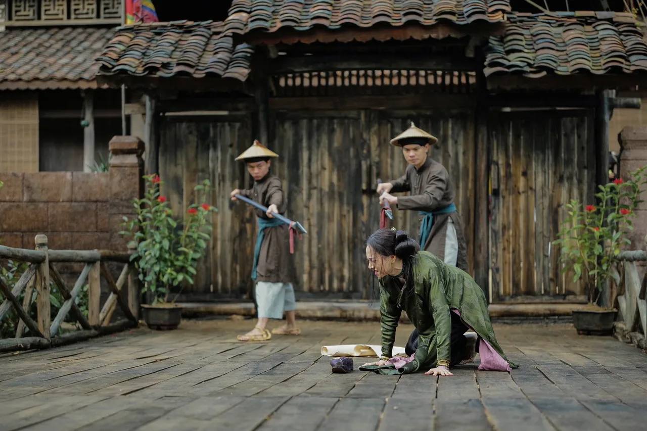 thám tử kiên