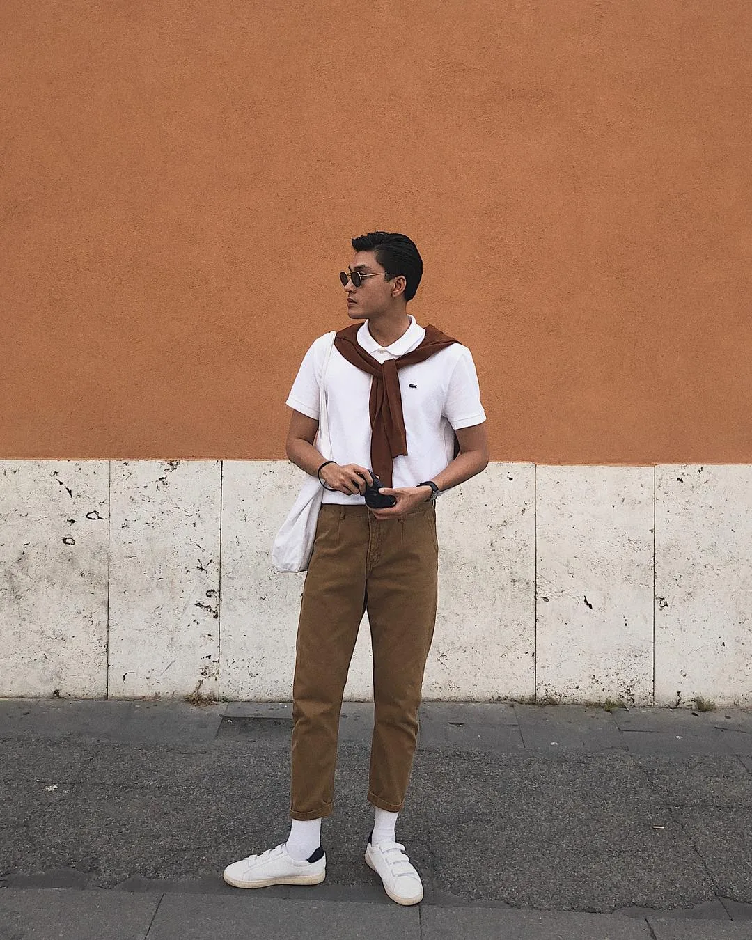 Người mẫu Quang Đại thường xuyên chọn phong cách này trong những chuyến du lịch. Ảnh: Instagram @Tranquangdai