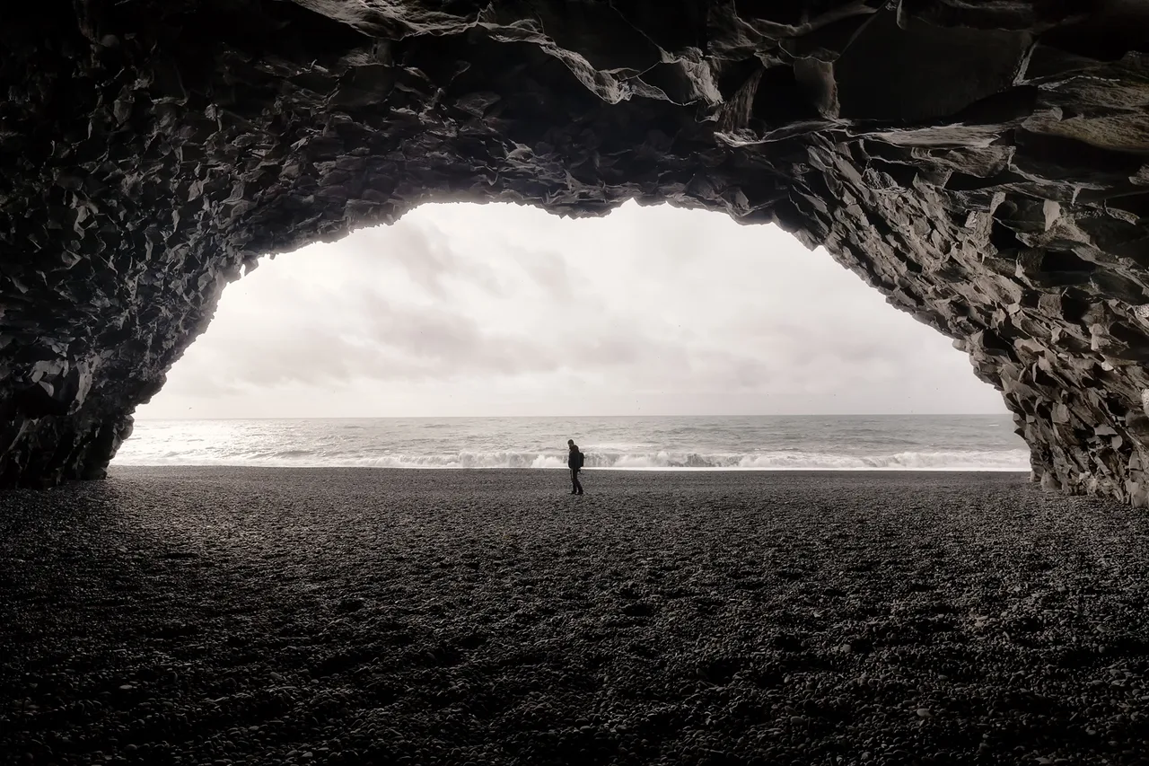 du lịch biển-hang động biển Reynisfjara