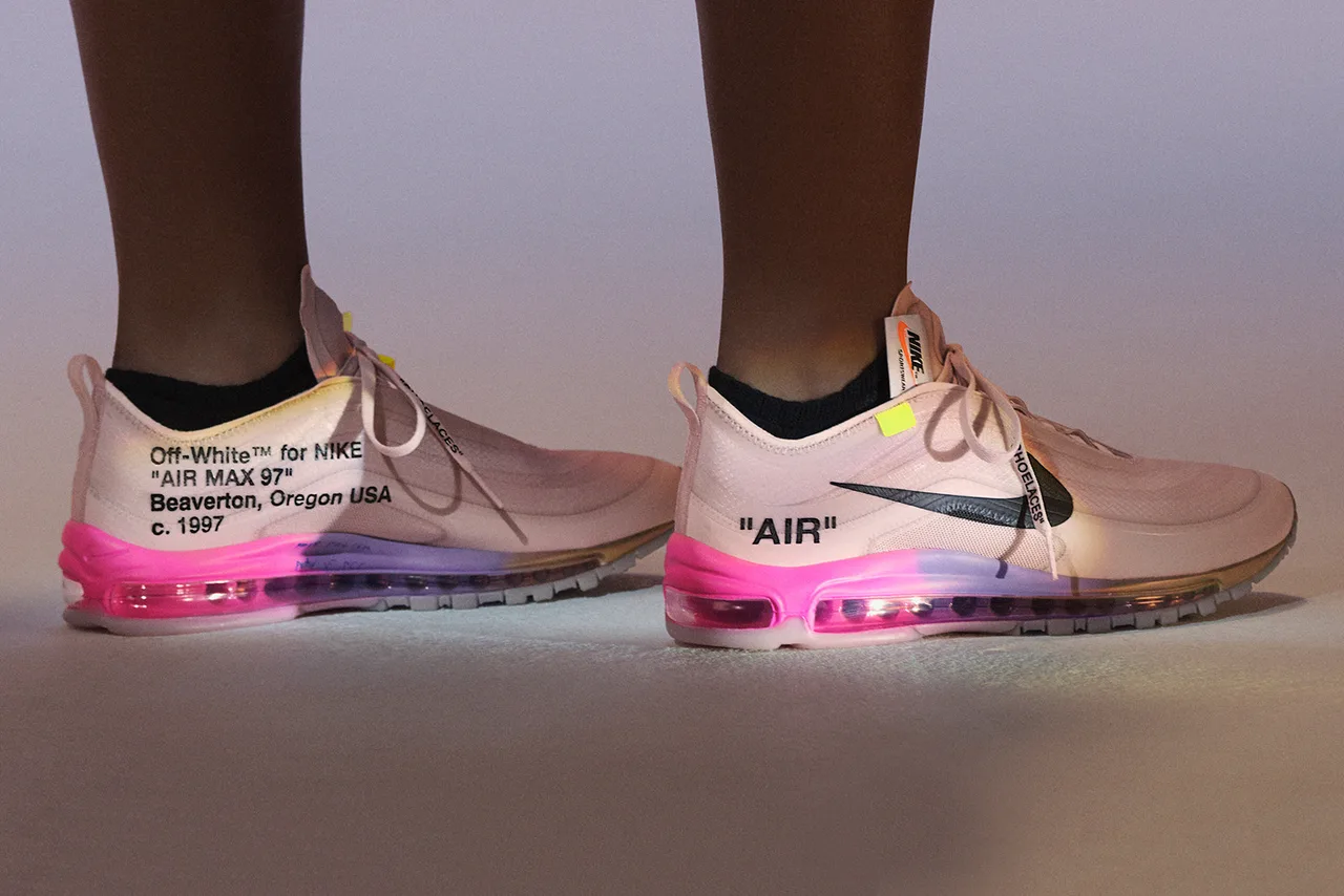 The Ten: Nike Air Max 97 với màu hồng và xanh neon nổi bật. Ảnh: Nike