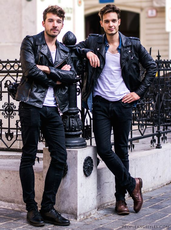 Nhẹ nhàng dạo phố với set đồ cổ điển gồm áo khoác da, quần Jeans và áo phông trắng nào