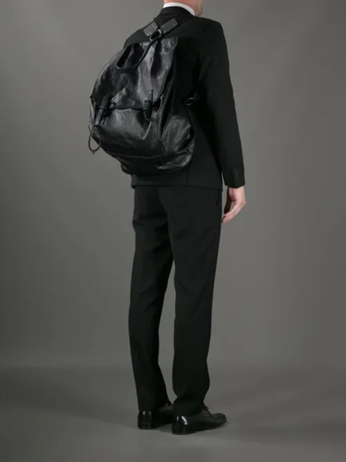 phong cach thoi trang all-black - phu kien - elle man 2