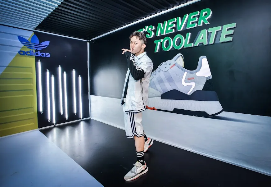 thoi trang duong pho adidas nite jogger - elle man (7)