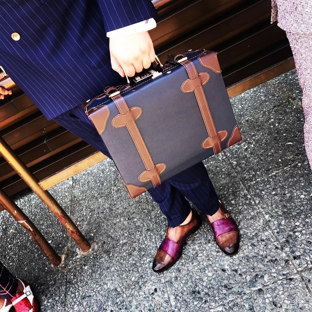 Một chiếc briefcase cổ điển tại Pitti Uomo 92