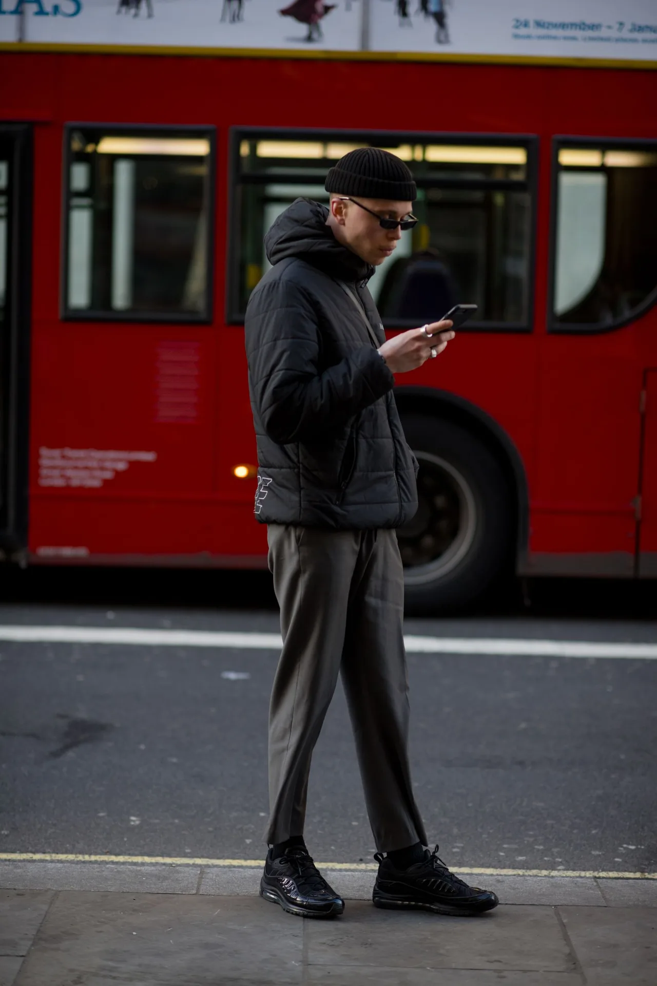 phong-cach-duong-pho-london-tai-tuan-le-thoi-trang-nam-thu-dong-2018-13-elleman